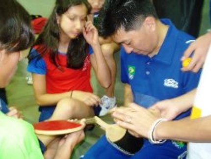 HUGO HOYAMA PROMETE ANIMAR A GAROTADA