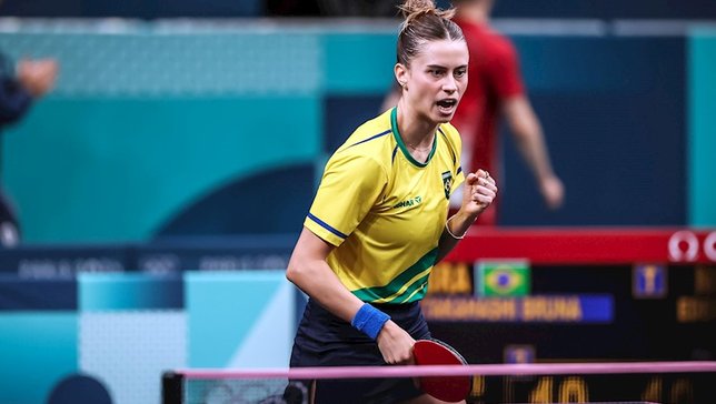 Bruna Takahashi não perdeu sets no primeiro duelo 