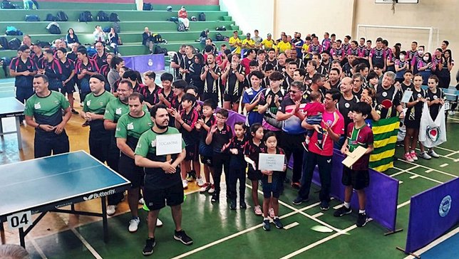 Atletas reunidos na abertura do Torneio Internacio