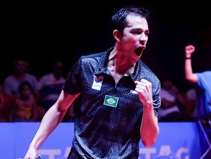 Hugo Calderano vira sobre nigeriano e vai às oitavas do WTT Singapura Smash