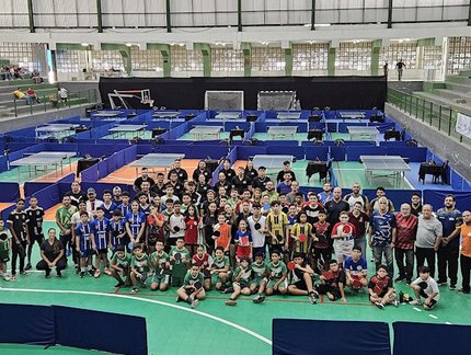 Evento reúne mais de 200 jovens nos jogos escolares do tênis de mesa em Caruaru