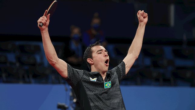Histórico! Hugo Calderano vence jogo épico contra chinês e avança à final do Mundial de Tênis de Mesa