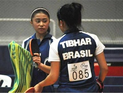 Brasileiros estão nas finais do Torneio de Duplas Juvenil masculino e feminino