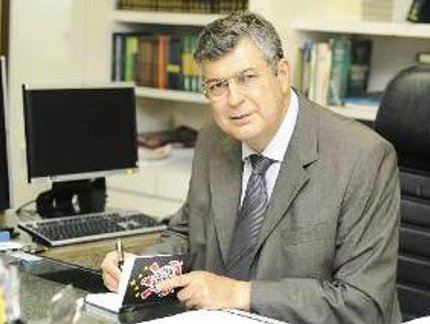 O PRESIDENTE DO TRF É LOUCO PELO TIMÃO E POR TM