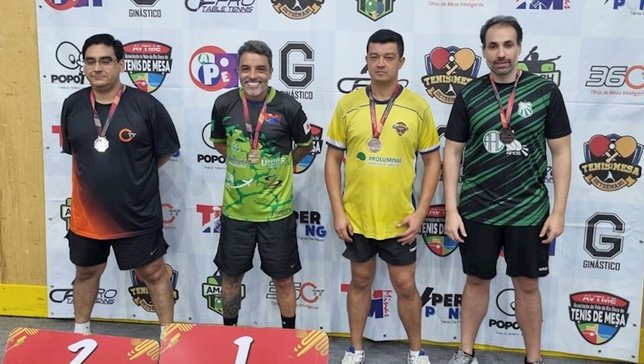Equipe de tênis de mesa da Associação Atlética Caldense se destaca no torneio da Federação Mineira
