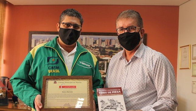 Nelson Machado é homenageado por presidente da Câmara de Vereadores de Marília