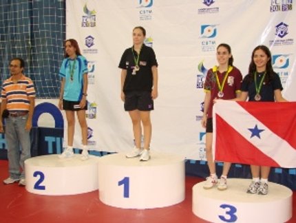 CAROLINE É OURO NO JUVENTUDE FEMININO