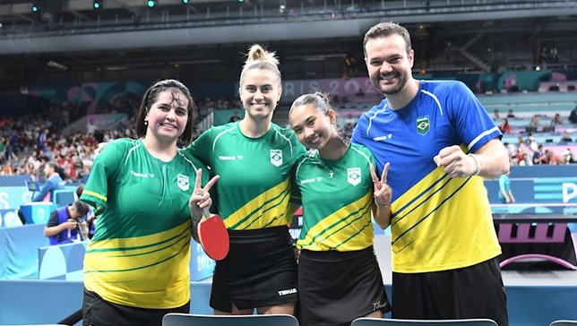 Bruna Alexandre, Bruna Takahashi, Giulia Takahashi