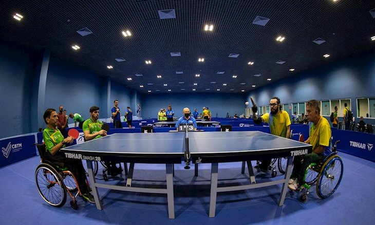 Iranildo Espindola e Guilherme Costa (amarelo) ven