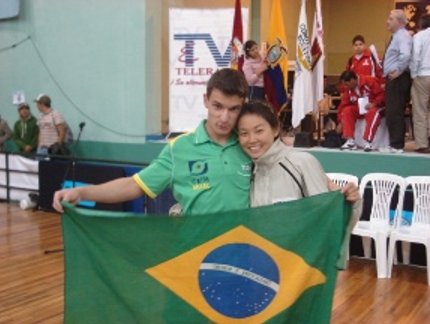 ERIC NÃO DÁ CHANCES A MIÑO E LEVA TÍTULO
