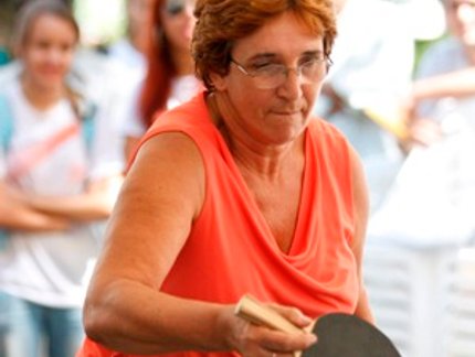 DONA IVANI ARRASA NO DESAFIO DO SAQUE