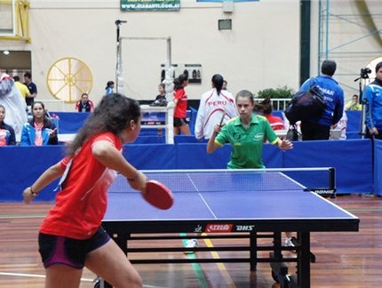 Meninas do Infantil passam invictas pela fase de grupos
