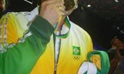 HUGO HOYAMA SE RECUPERA DA LUXAÇÃO
