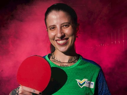 Paris 2024 - Dona de duas medalhas paralímpicas, Jennyfer Parinos chega à França buscando fazer mais história