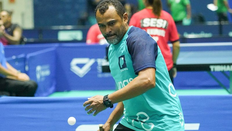Adriano Santos venceu por 3 sets a 2 na decisão - 