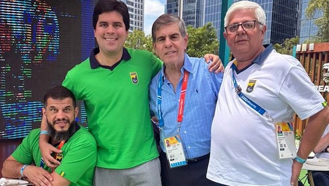 Da esquerda para a direita: Mizael Conrado, André 