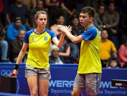 Dupla Bruna Takahashi e Vitor Ishiy sobe 32 posições no ranking e desempenho anima técnico para a disputa do Pré-Olímpico