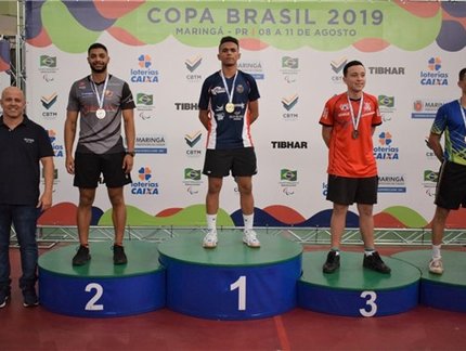 Primeiros vencedores do rating da Copa Brasil Sul-Sudeste comemoram as conquistas em Maringá