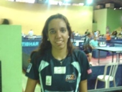 SECRETÁRIO RECEBE BENEFICIADA COM BOLSA ATLETA