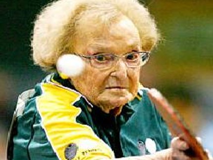 MESATENISTA DE 99 ANOS É ATRAÇÃO EM TORNEIO NA AUSTRÁLIA