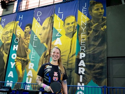 Medalhista paralímpica Jennyfer Parinos é mais uma homenageada com bandeirão no TMB Platinum