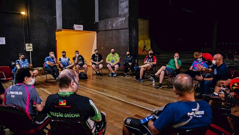 Técnicos discutiram propostas para o tênis de mesa