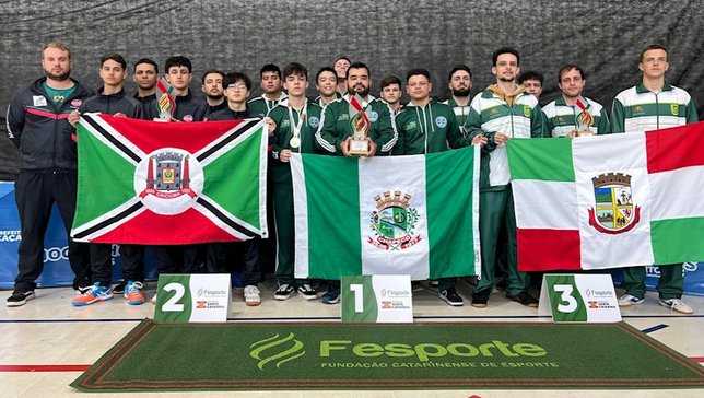 Tênis de mesa conquista troféu de campeão para Chapecó nos Joguinhos