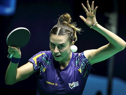 Bruna Takahashi encara australiana na estreia pelo WTT Contender de Mascate