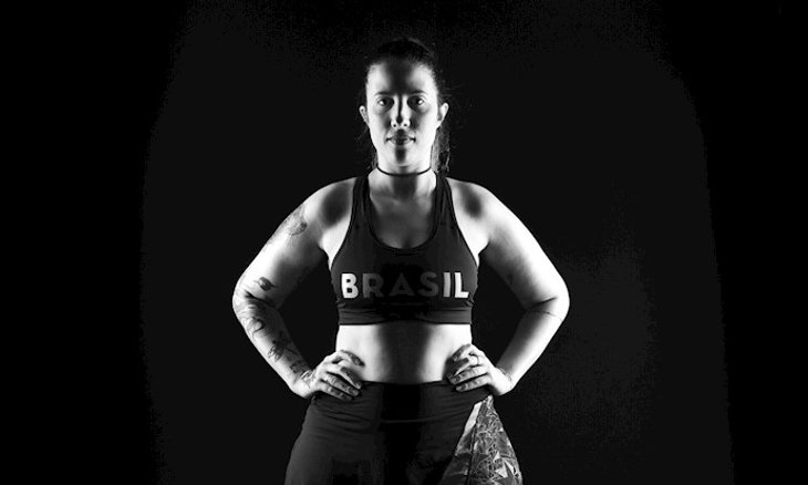Mesa-tenista Jennyfer Parinos em ensaio fotográfic