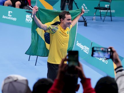 É CAMPEÃO! Hugo Calderano vence Felix Lebrun por 4 sets a 0 e conquista o WTT Star Contender Ljubljana