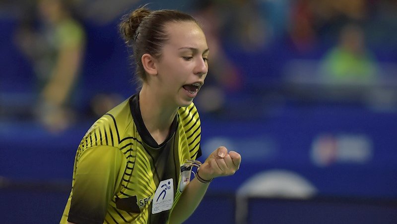 Karoline Gruchoski comemora o título do Absoluto B