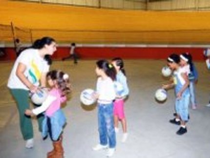 ESTUDANTES FAZEM RODÍZIO PARA APRENDER SEGREDOS DE CINCO MODALIDADES