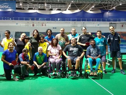 Crianças de ONG vivem dia especial através do tênis de mesa