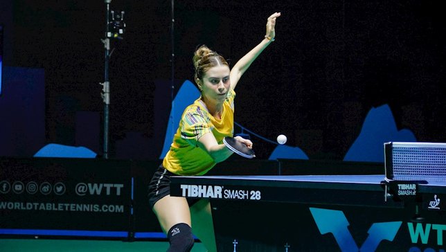 Bruna Takahashi é a única mesa-tenista brasileira 