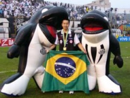 GUSTAVO TSUBOI RECEBE A MAIOR HONRARIA DO SANTOS F.C