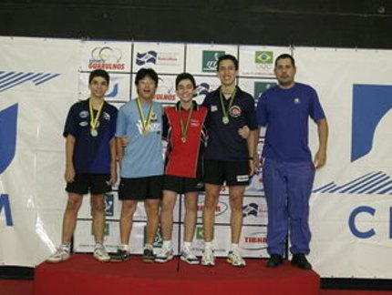 PÓDIO INFANTIL MASCULINO