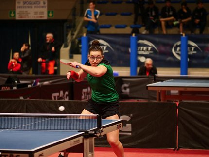 Sophia Kelmer é campeã da classe 8 no ITTF World Para Future Costa Brava 2026