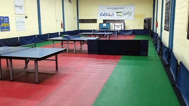 Associação Nova Era com os novos pisos para a prát