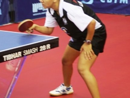 LIGIA SILVA FIGHTS, BUT LOSES HER OPENING MATCH