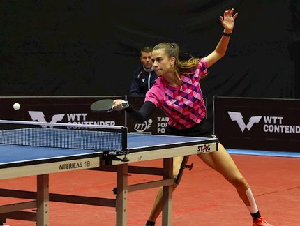 Bruna Takahashi vence francesa e avança às quartas de final do individual feminino no WTT da Jordânia