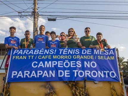 Após medalhas no Parapan, FranTT é homenageada em Piracicaba e desfila em carro aberto