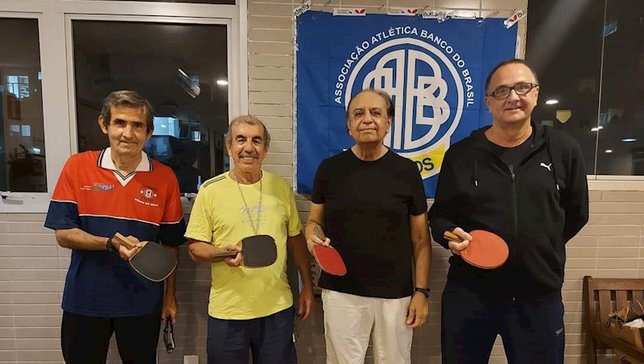 Os mesa-tenistas Marcio Tovar, Afonso Valente, Rob