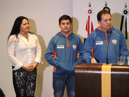Atleta de Joaçaba recebe homenagem na Câmara de Vereadores da cidade