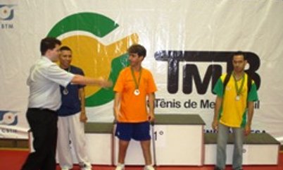 CARLUXO CONQUISTA MAIS UM OURO NA CARREIRA
