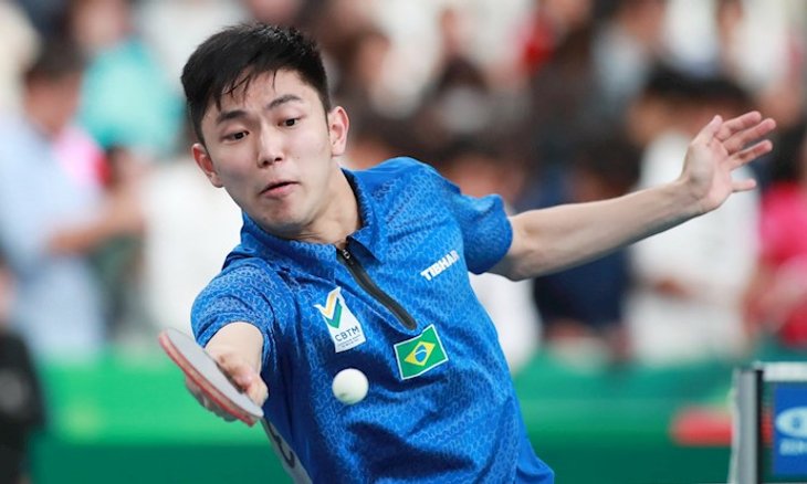 Eric Jouti disputa na Hungria. Crédito: ITTF.
