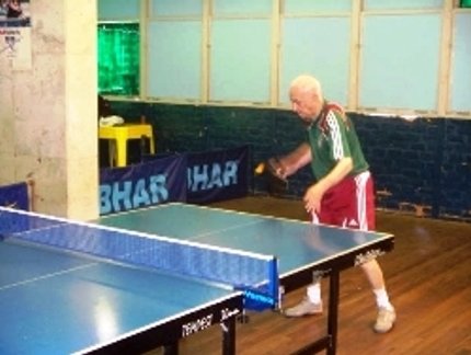 ATLETA QUER CHEGAR AOS 100 ANOS PRATICANDO TÊNIS DE MESA