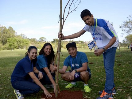Embaixador da competição, Hugo Hoyama participa de atividade ecológica nos Jogos Escolares
