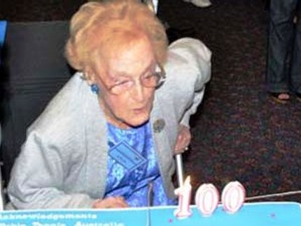 DOROTHY DE LOW COMPLETA CEM ANOS DE VIDA EM ATIVIDADE