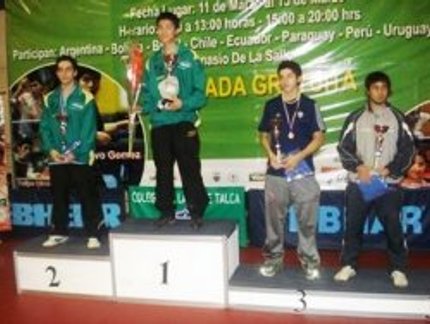 DANILO TOMA CONQUISTA TÍTULO NO INDIVIDUAL JUVENIL