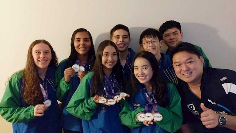 Mesa-tenistas do país comemoram as muitas medalhas